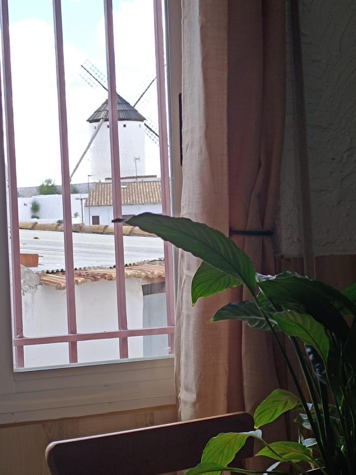 קמפו דה קריפטנה Calle Yelmo De Mambrino 19 מראה חיצוני תמונה